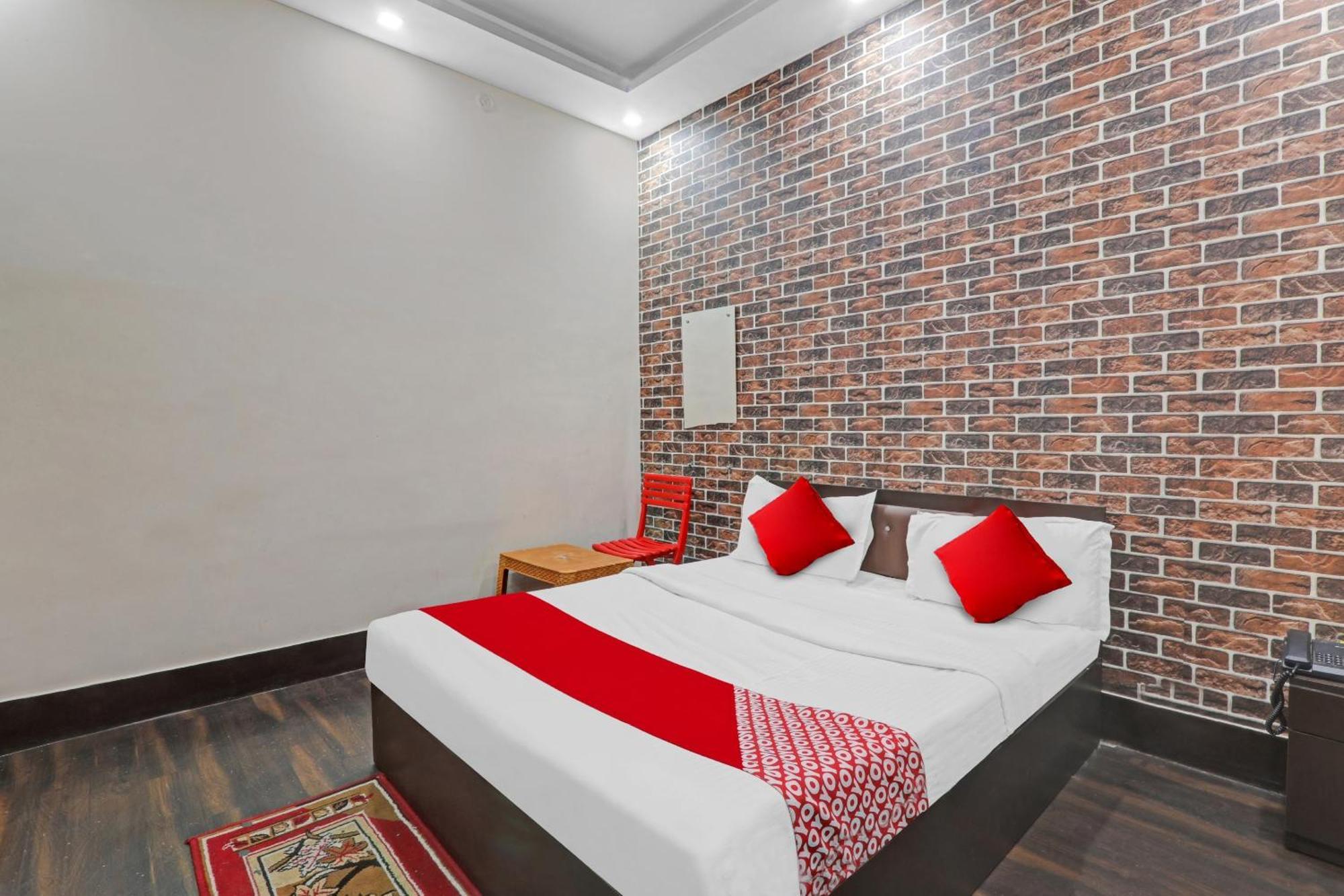 Hotel O New Pacifica Grand Near Phoenix United Λάκναου Εξωτερικό φωτογραφία